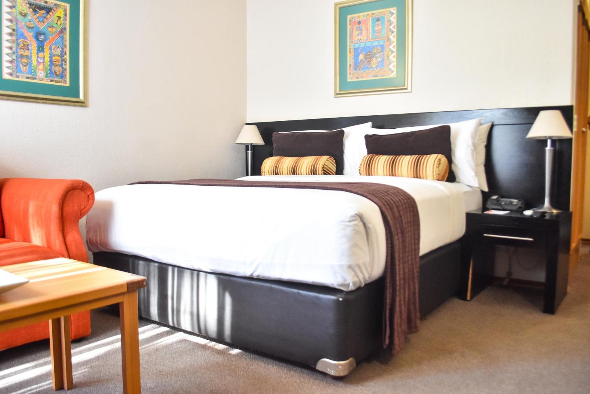 Cresta Bosele Hotel Selebi-Pikwe エクステリア 写真