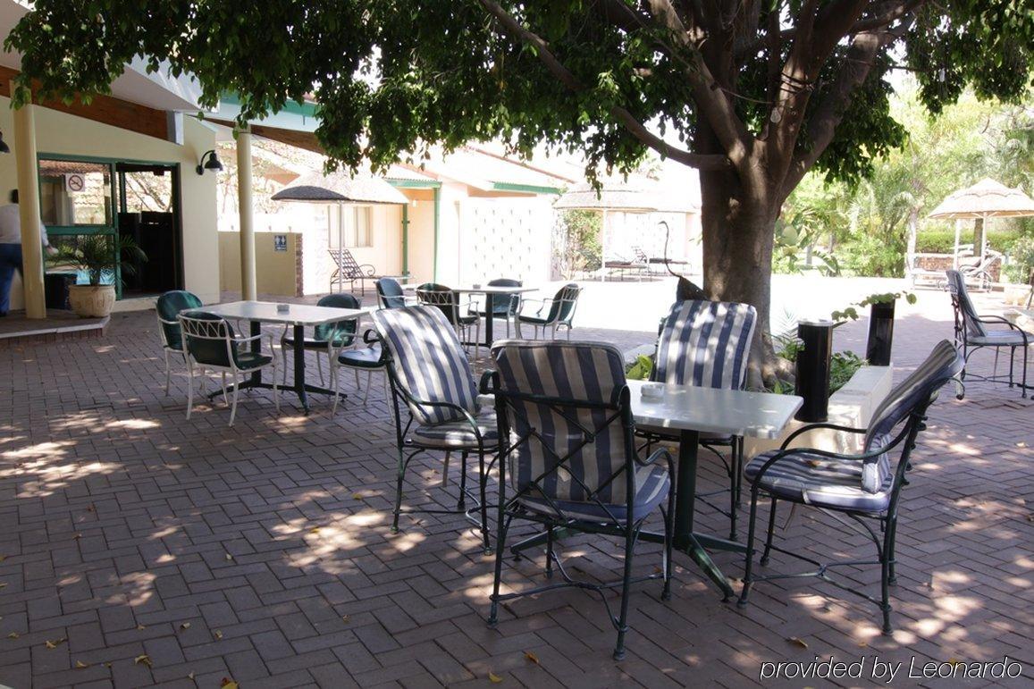 Cresta Bosele Hotel Selebi-Pikwe エクステリア 写真
